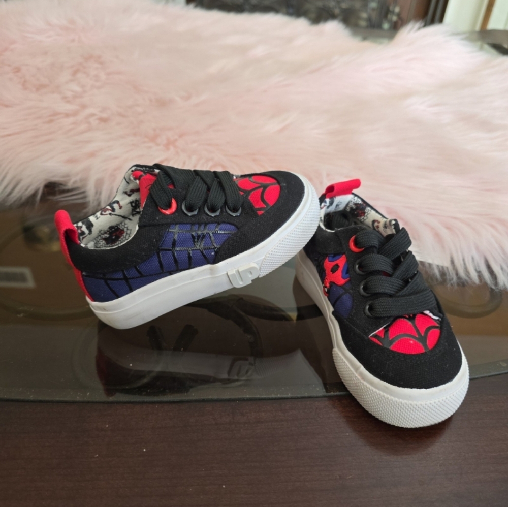 Ground Up Marvel Spider-Man Lace-Up Sneakers